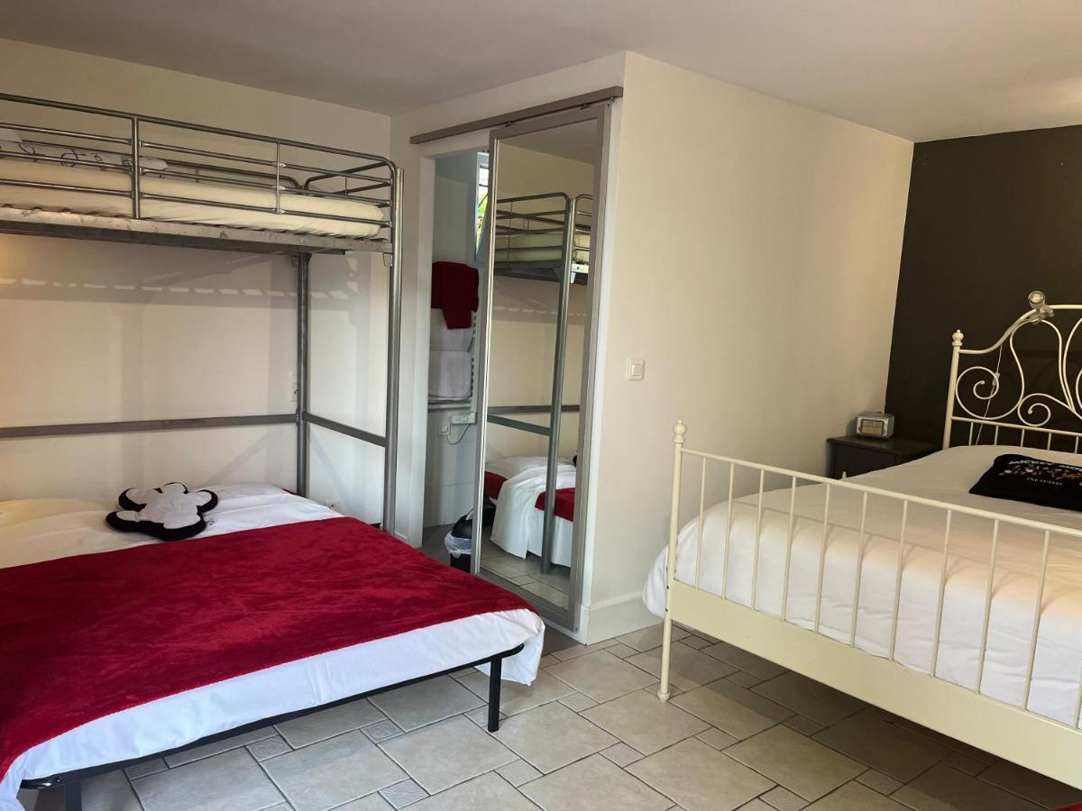 Chambres D'hotes Poirier Bazin Bed & Breakfast